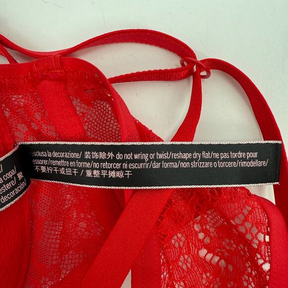 Victoria’s Secret Bombshell Bra Size 36B Red Plunge Pushup Lace Padded Straps - Picture 5 of 15